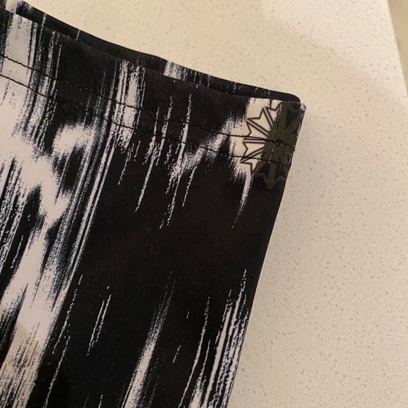 Reebok PES AOP Legging Black & White - Picture 7 of 7